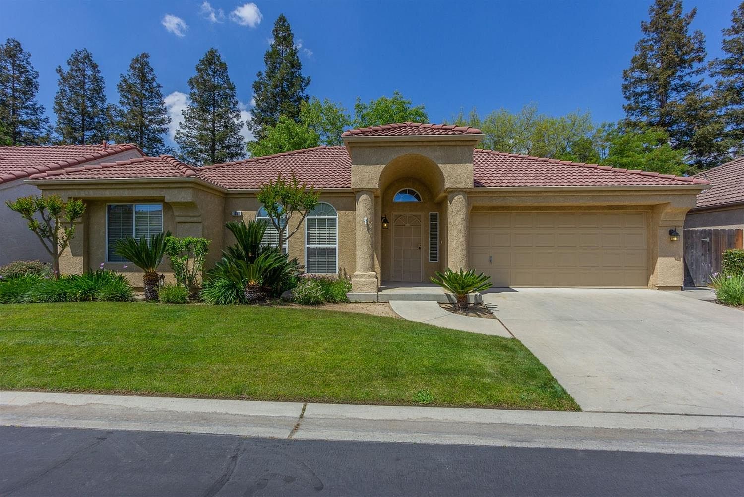 1090 E Democracy Ave, Fresno, CA 93720 | Zillow