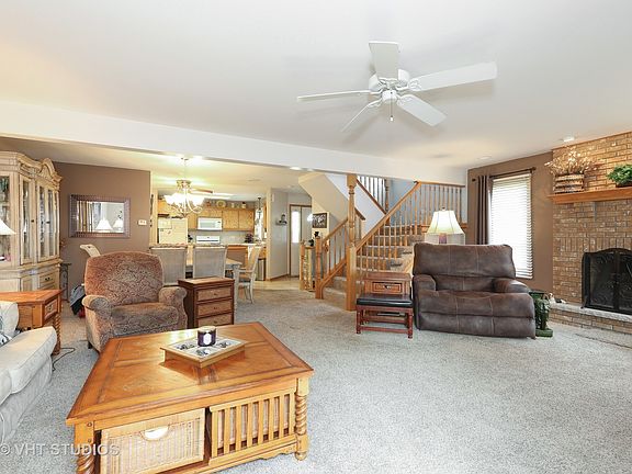 3rd image of 8443 Dunmore Dr