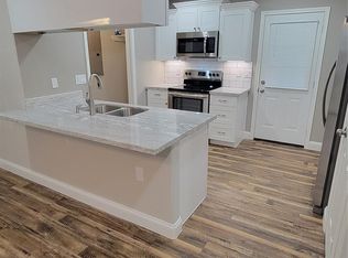 305 E Foley St UNIT B, Alvin, TX 77511