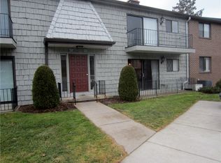 29 Great Wood Ct APT 4, Fairport, NY 14450