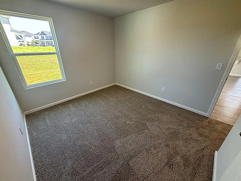 800 Putney Hill Rd — Photo 15