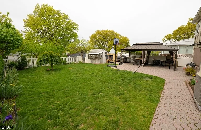 487 Macarthur Ave — Photo 27