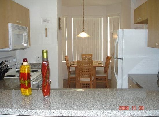 FK3T1108SB-kitchen-area