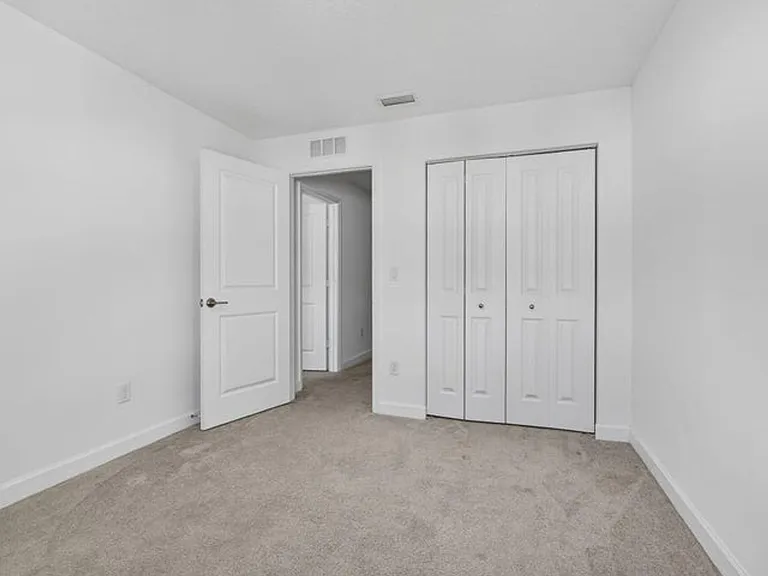 4408 Hemlock Dr — Photo 12