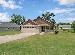 8 Patrick Dr, Crossville, TN 38555