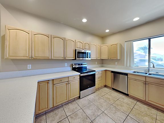 3rd image of 3002 E JEANETTE Court
