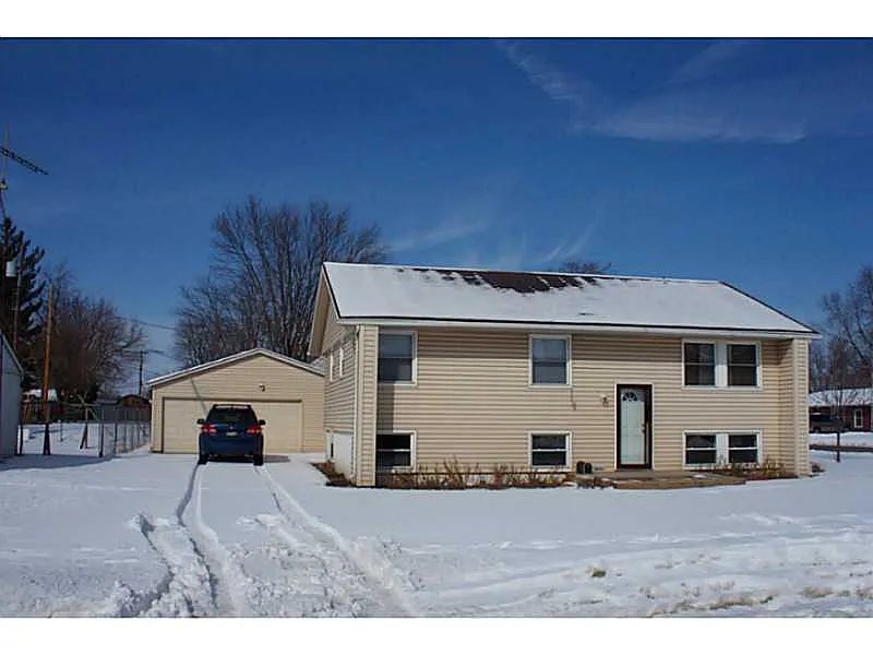 24 Weinland St photo 1
