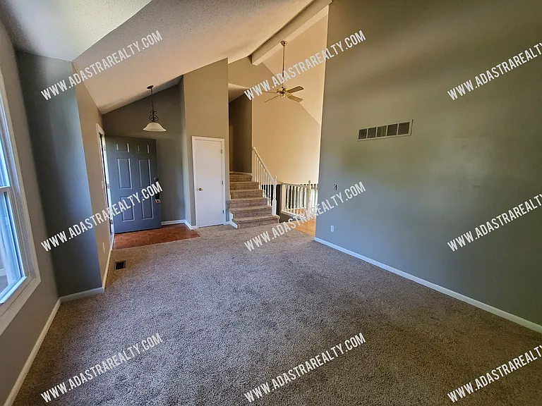 14801 W 123rd Ter — Photo 5