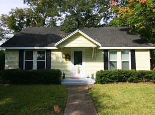 608 W Adoue St, Alvin, TX 77511