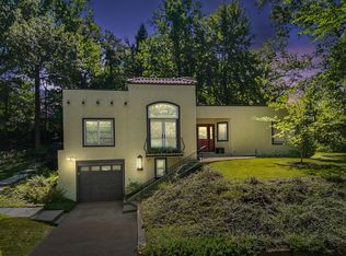 17 E Stillwater Ave, Beverly Shores, IN 46301