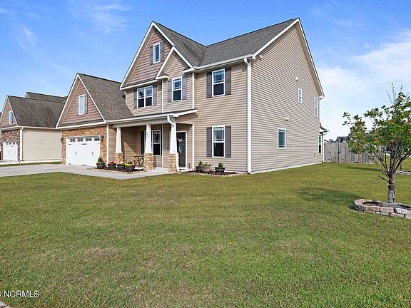 4th image of 629 Arabella Drive
