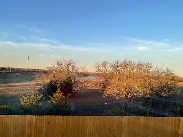 1702 Sandalwood Way — Photo 14