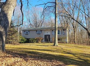 804 S Plank Rd, Slate Hill, NY 10973