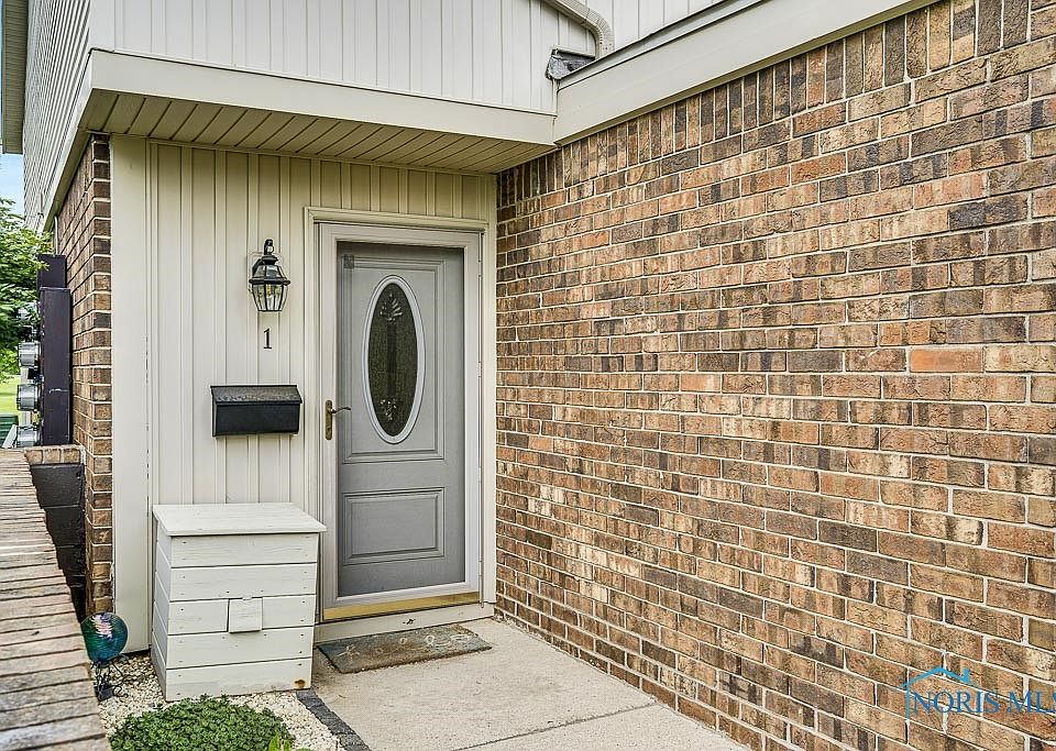 Fenwyck Arms 6818 Fenwyck Rd Maumee OH Zillow