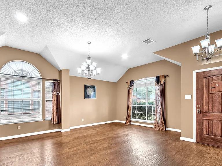 10809 River Oaks Dr — Photo 23