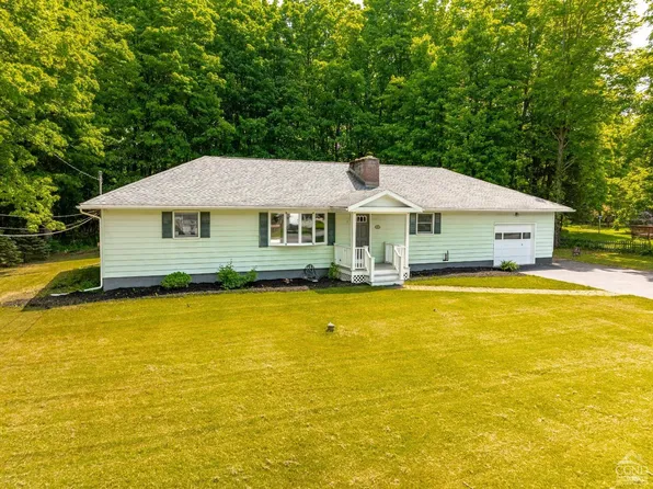 917 County Route 28, Kinderhook, NY 12184