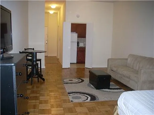 Rented by Apartment Luxe Realty Group, Inc | media 21