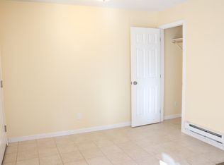 93 Chestnut St APT 1A, Norwich, CT 06360