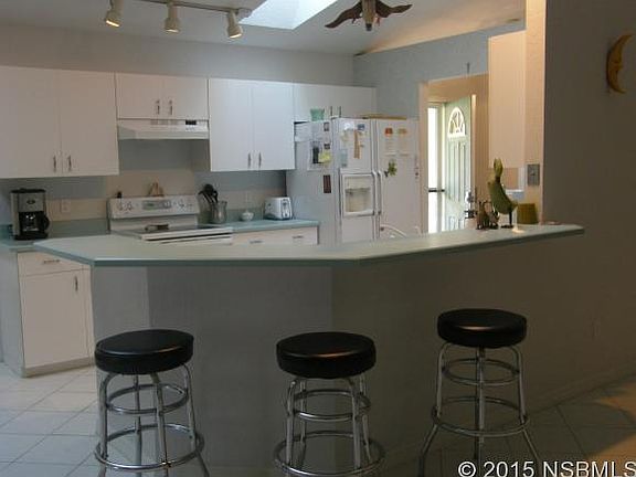 3rd image of 120 Richport Ln