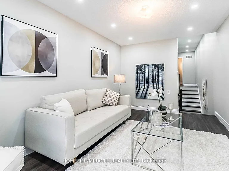 17 Roadmaster Ln #UPPER — Photo 8