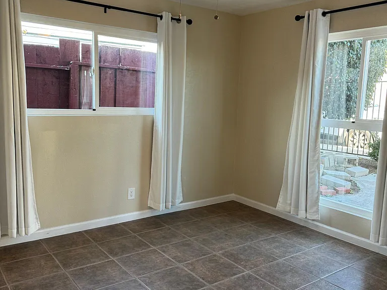 813 Carey Rd — Photo 31