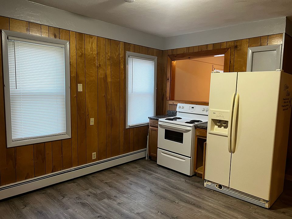 2nd image of 615 Killingly St Floor 1