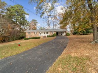 201 Crestmont Dr, Calhoun, GA 30701