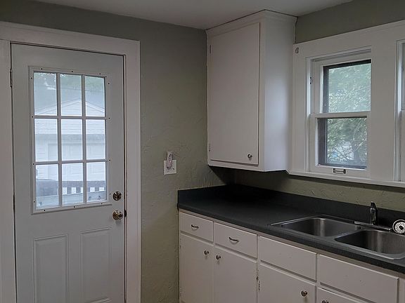 Kitchen (door goes to deck)