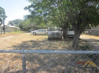 170 S Elm St, Pixley, CA 93256