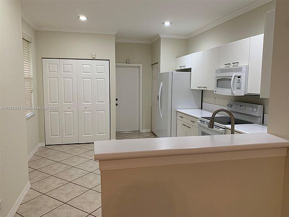 4th image of 2165 Pasa Verde Ln #2165