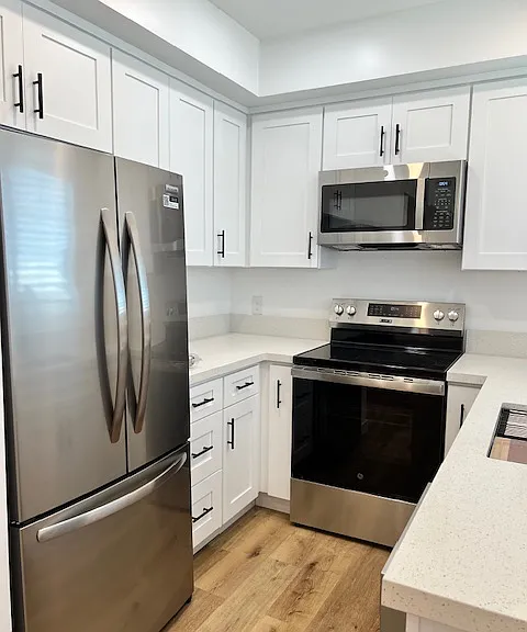 140 W Hyde Park Blvd #3/4 — Photo 11