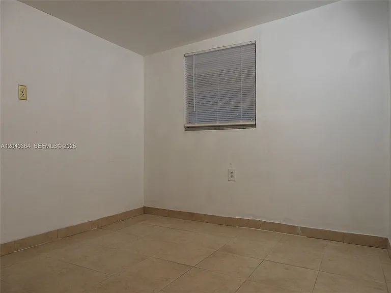 1572 NE 149th St #A — Photo 12