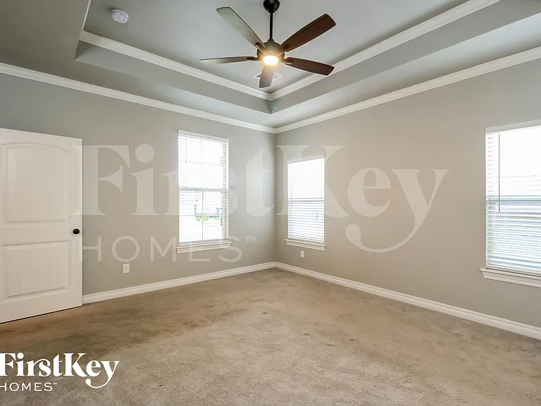 8401 NW 160th Ct — Photo 9