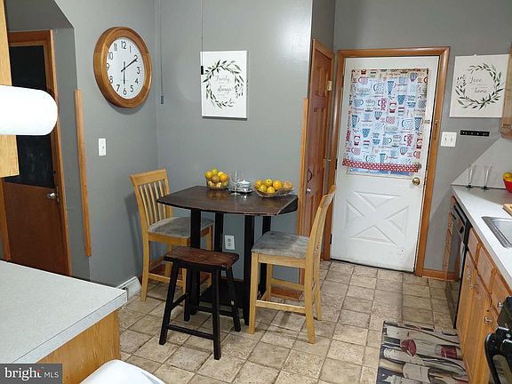 5th image of 513 Beacon Ave