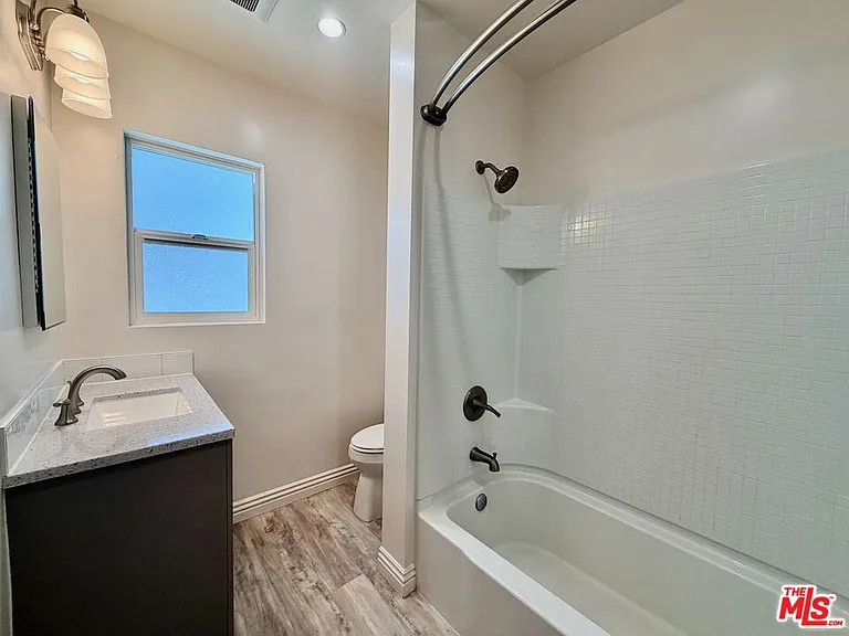 124 N Pass Ave #1 — Photo 10