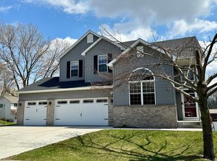 3498 Savannah Ave, White Bear Lake, MN 55110