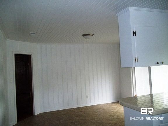 4th image of 7640 Jefferson Ave