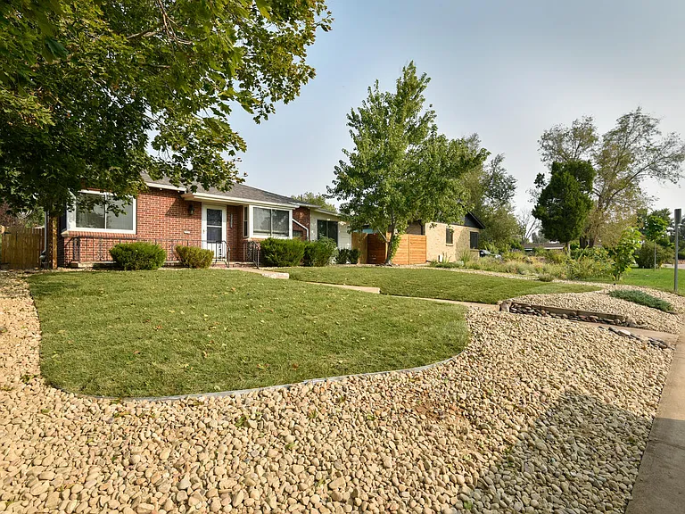 3208 Niagara St — Photo 2