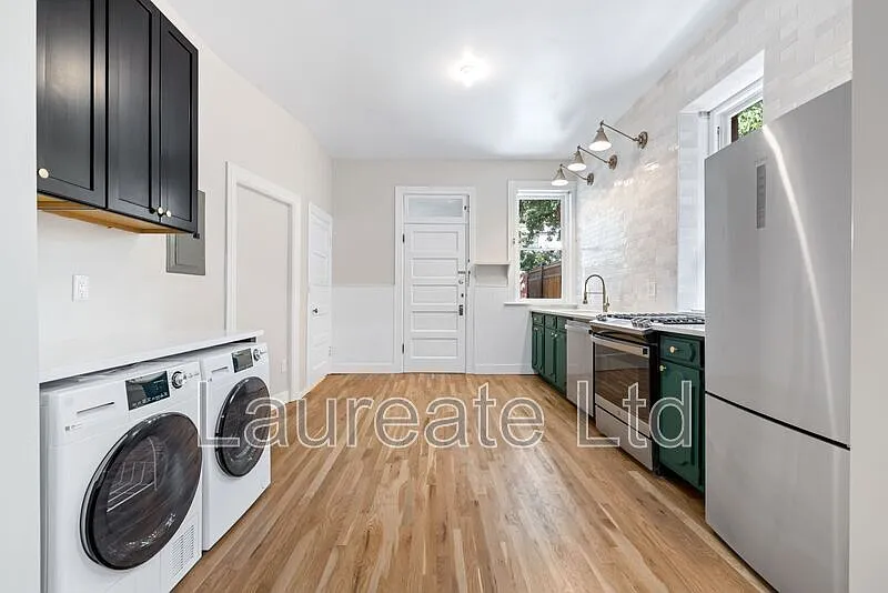 2 bed, 2.0 bath, 1100 sqft, $2,975 — Photo 4