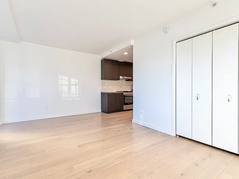 144-74 Northern Blvd #8C — Photo 4