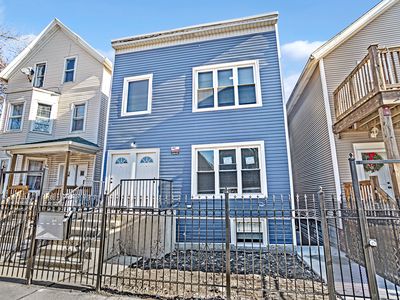 2175 N Maplewood Ave, Chicago, IL, 60647