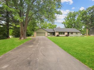 3003 Grandview Dr, Fort Wayne, IN 46804