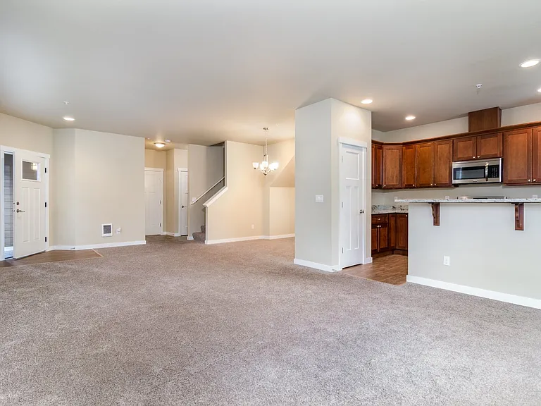 1623 Burnside Pl — Photo 1