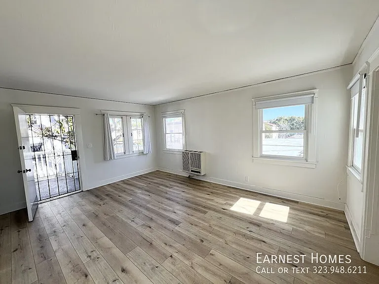 646 Ocean Park Blvd #C — Photo 1