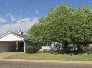2310 W 13th St, Plainview, TX 79072