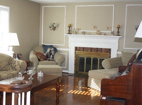 3rd image of 1608 Meadowview Ln