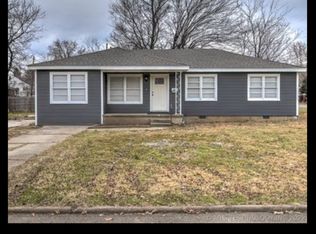 925 E Thompson Ave, Sapulpa, OK 74066