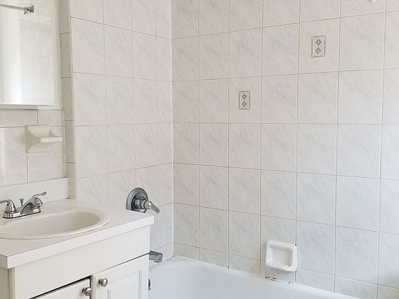 4th image of 503 W 57th St #5F
