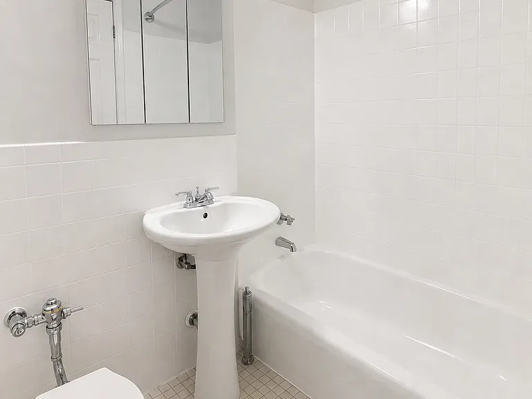 8131 Baxter Ave #1H — Photo 5