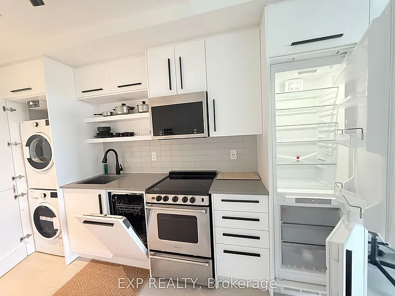 560 Rideau St #423 — Photo 7
